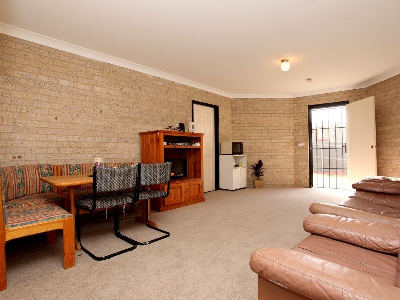 18 Binaburra Place, Queanbeyan NSW 2620