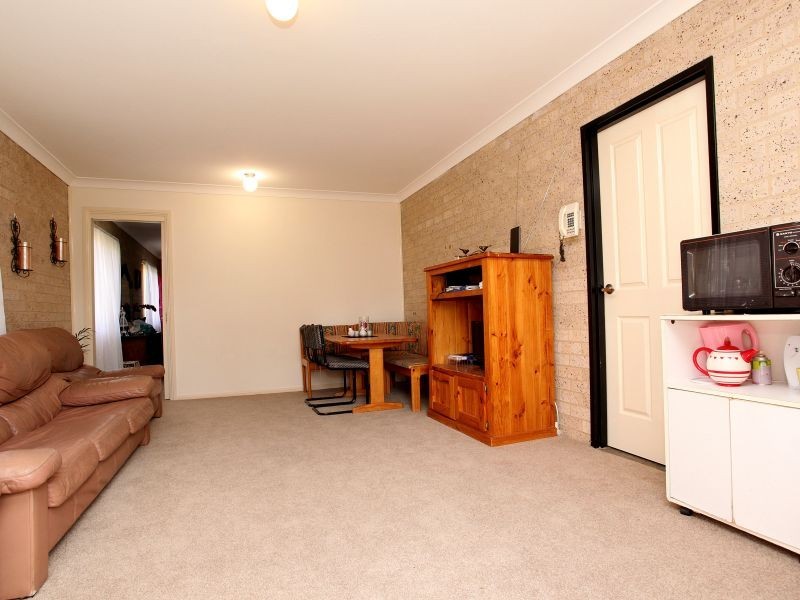 18 Binaburra Place, Queanbeyan NSW 2620