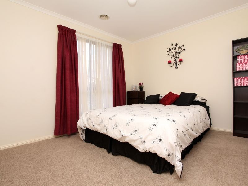 18 Binaburra Place, Queanbeyan NSW 2620