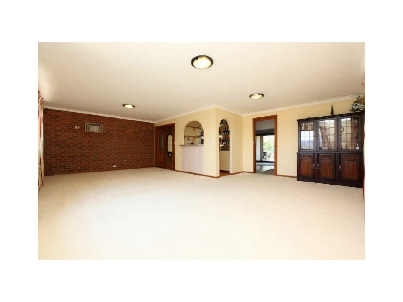 9 Vaughan Close, Queanbeyan NSW 2620