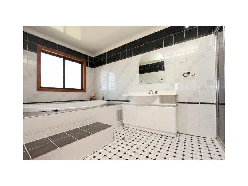 9 Vaughan Close, Queanbeyan NSW 2620