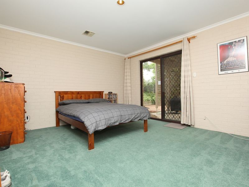 18 Ogden Close, Fadden ACT 2904