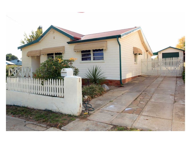 2 Callum Street, Queanbeyan NSW 2620