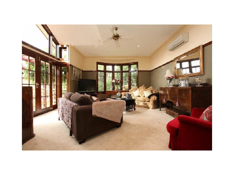 9 Hirst Avenue, Queanbeyan NSW 2620