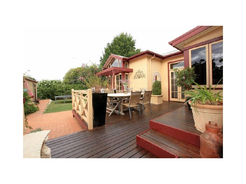 9 Hirst Avenue, Queanbeyan NSW 2620