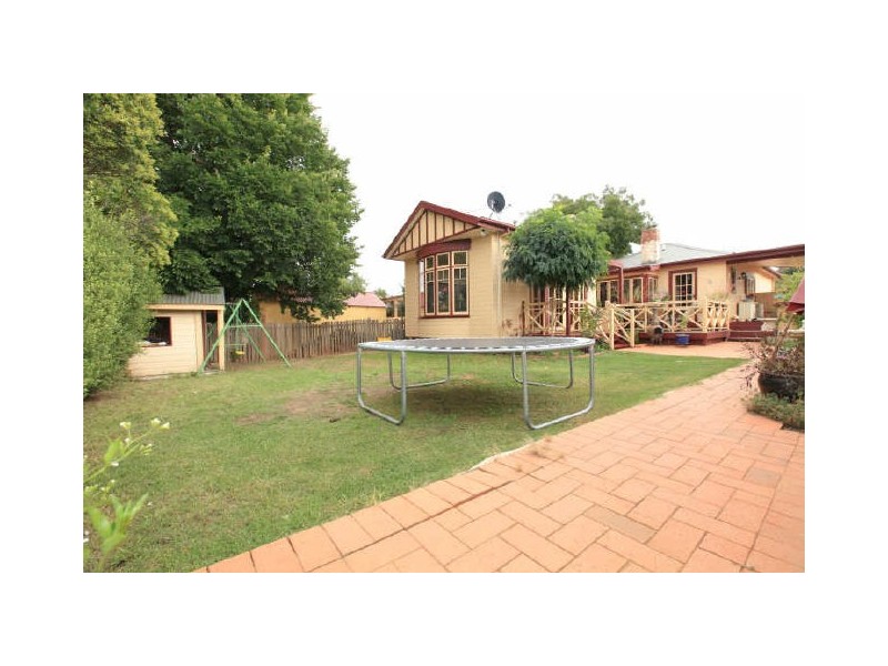 9 Hirst Avenue, Queanbeyan NSW 2620