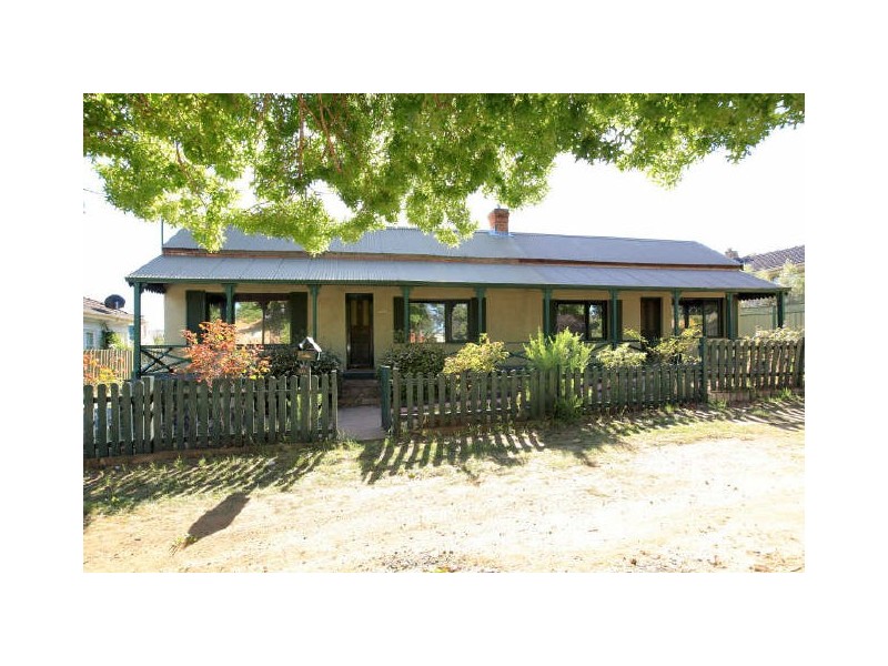 30 Atkinson Street, Queanbeyan NSW 2620