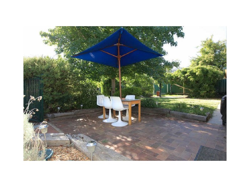 30 Atkinson Street, Queanbeyan NSW 2620