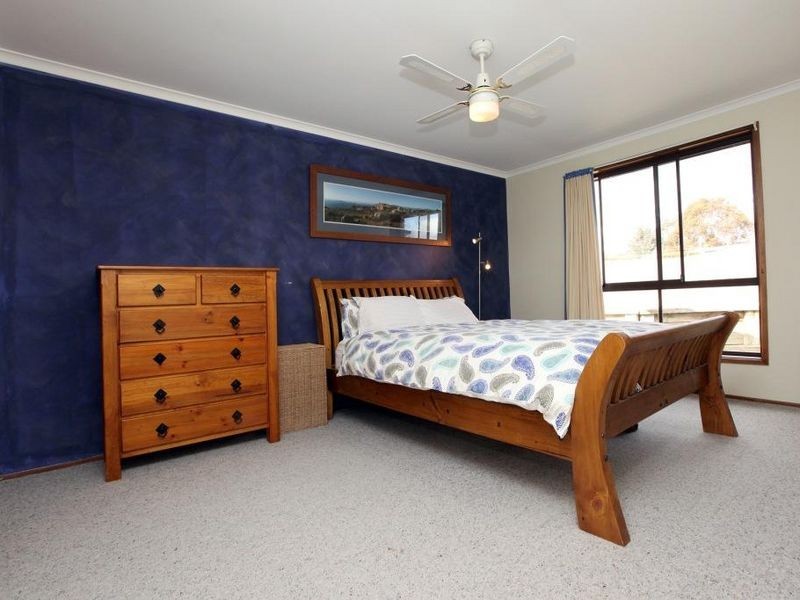 130 Deamer Crescent, Chisholm ACT 2905