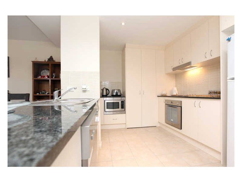 27/2 Eileen Good Street, Greenway ACT 2900