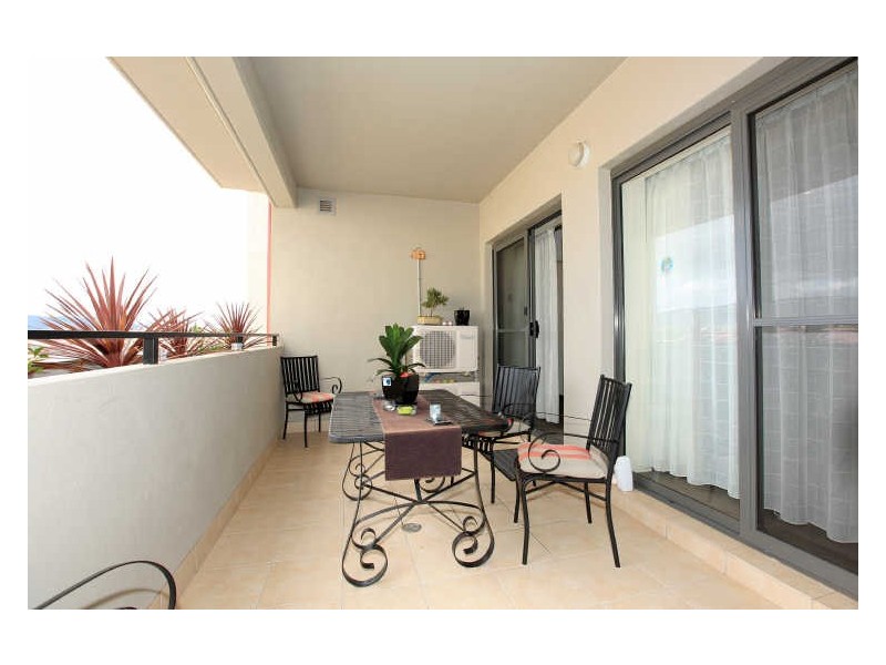 27/2 Eileen Good Street, Greenway ACT 2900