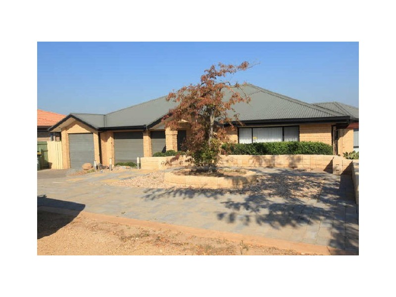 2 Hedger Street, Dunlop ACT 2615