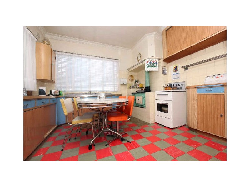 35 Ernest Street, Queanbeyan NSW 2620