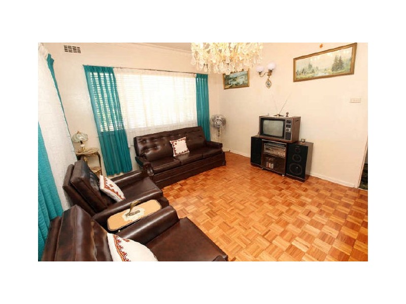 35 Ernest Street, Queanbeyan NSW 2620