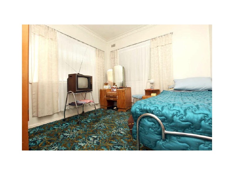 35 Ernest Street, Queanbeyan NSW 2620