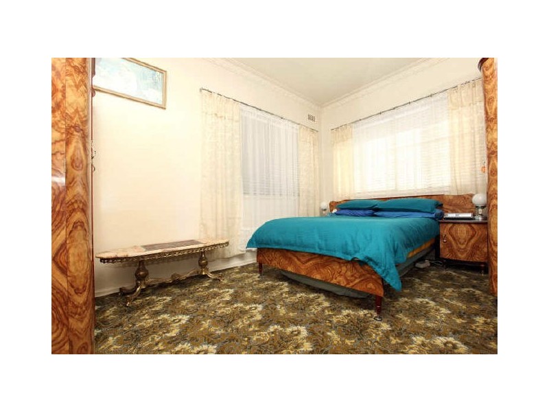 35 Ernest Street, Queanbeyan NSW 2620