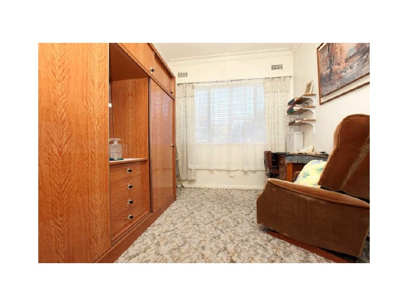 35 Ernest Street, Queanbeyan NSW 2620