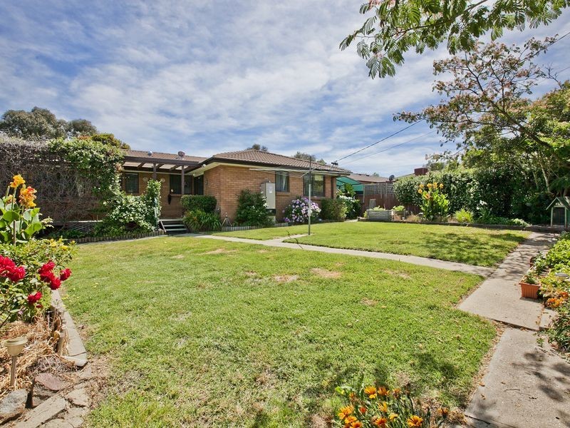 6 Falkiner Place, Macarthur ACT 2904