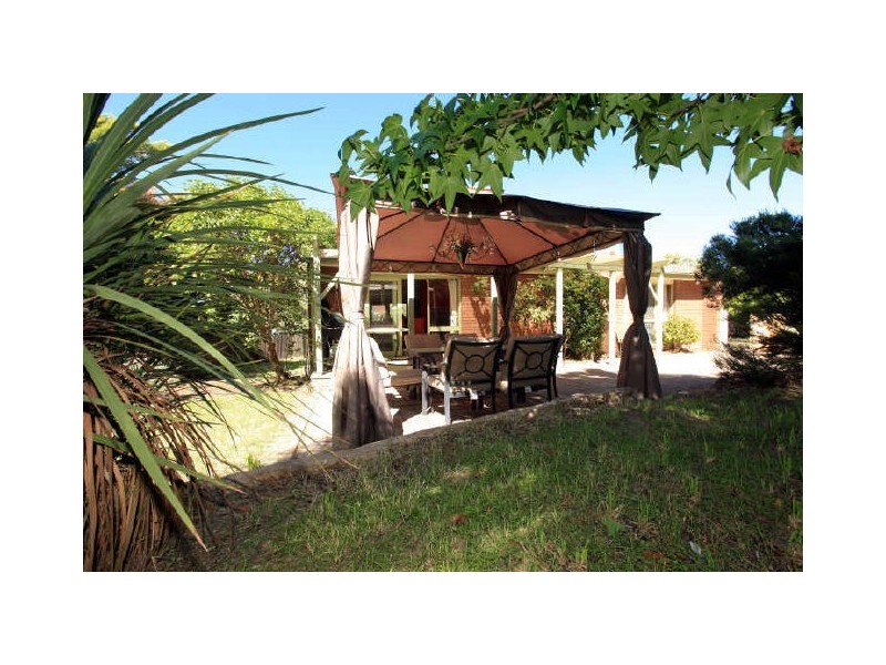 5 Riordan Street, Fadden ACT 2904