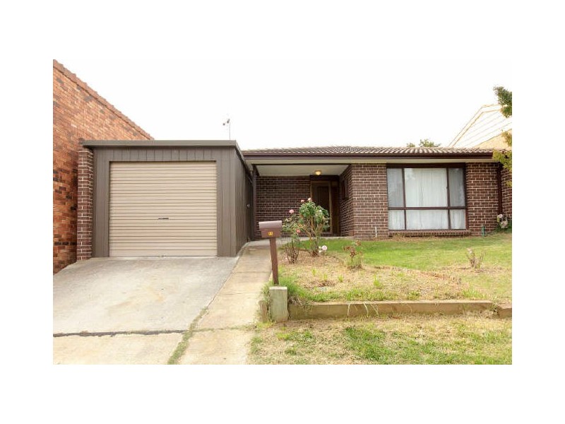 14 Gratton Place, Isaacs ACT 2607