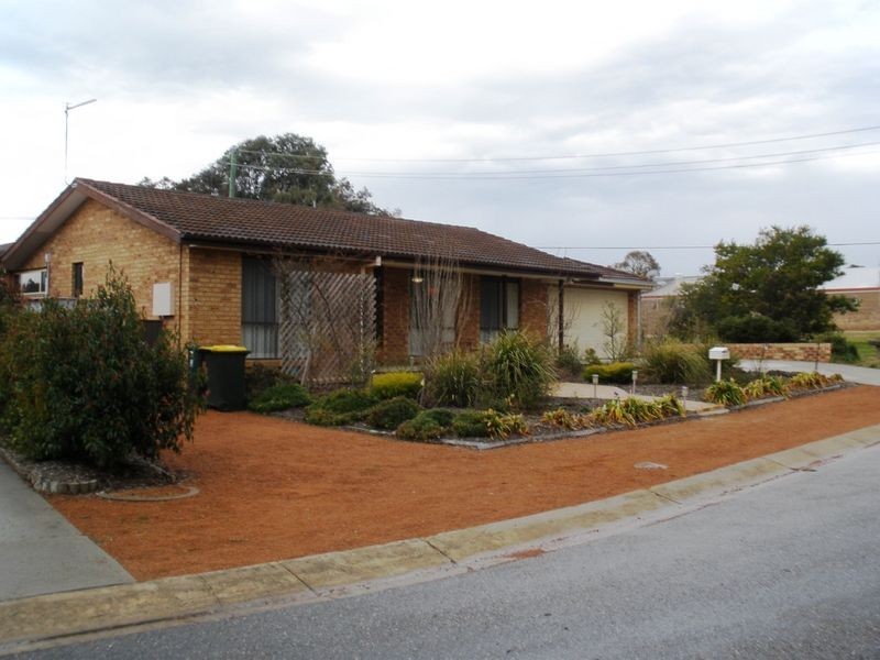11 Snowball Place, Wanniassa ACT 2903