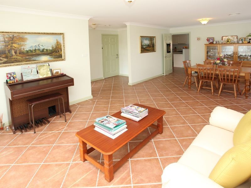 27 Oxenham Circuit, Gordon ACT 2906