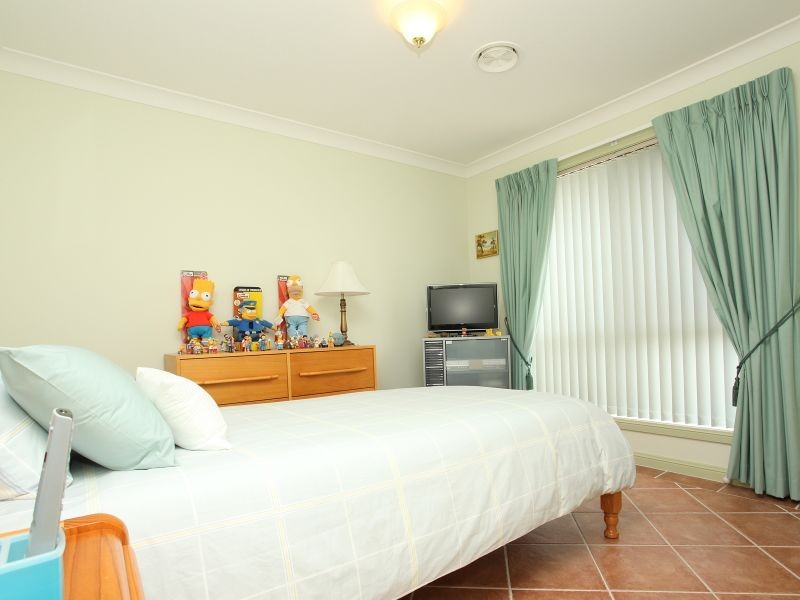27 Oxenham Circuit, Gordon ACT 2906