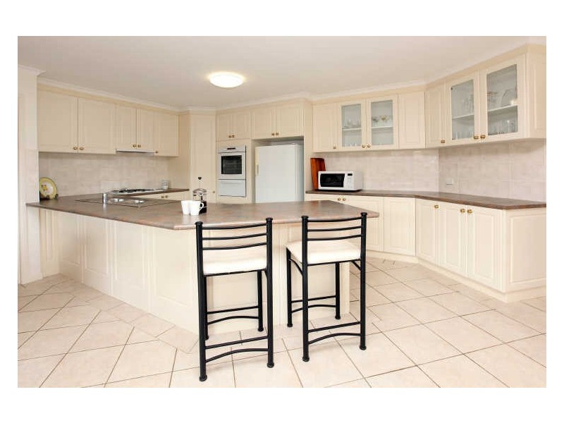 27 Rosewood Glen, Jerrabomberra NSW 2619