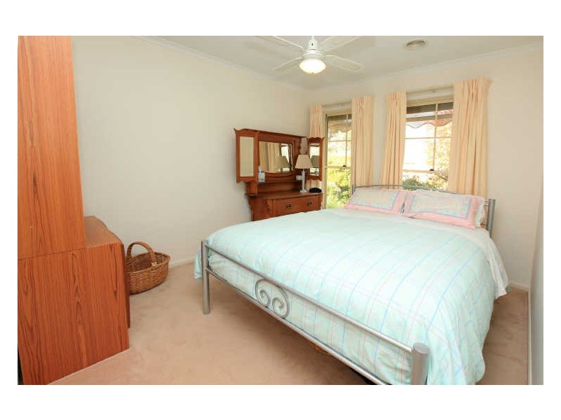 27 Rosewood Glen, Jerrabomberra NSW 2619