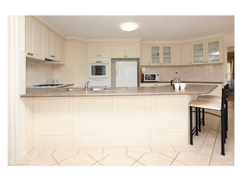 27 Rosewood Glen, Jerrabomberra NSW 2619