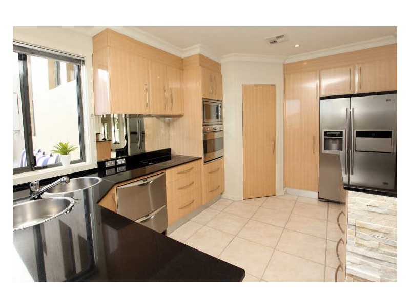 11 Nicholii Loop, Jerrabomberra NSW 2619