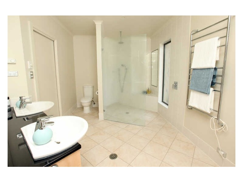 11 Nicholii Loop, Jerrabomberra NSW 2619