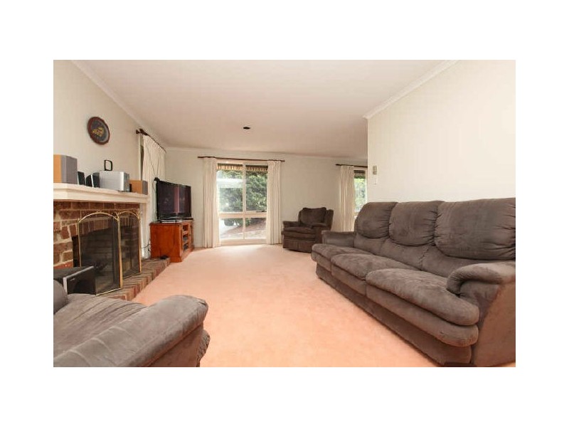 2 Shirra Close, Monash ACT 2904