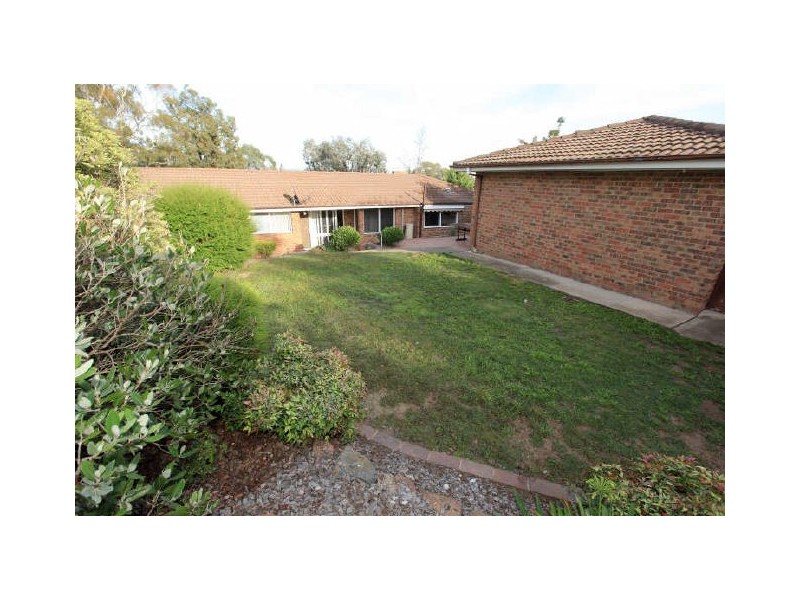 2 Shirra Close, Monash ACT 2904
