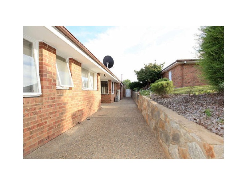 2 Shirra Close, Monash ACT 2904