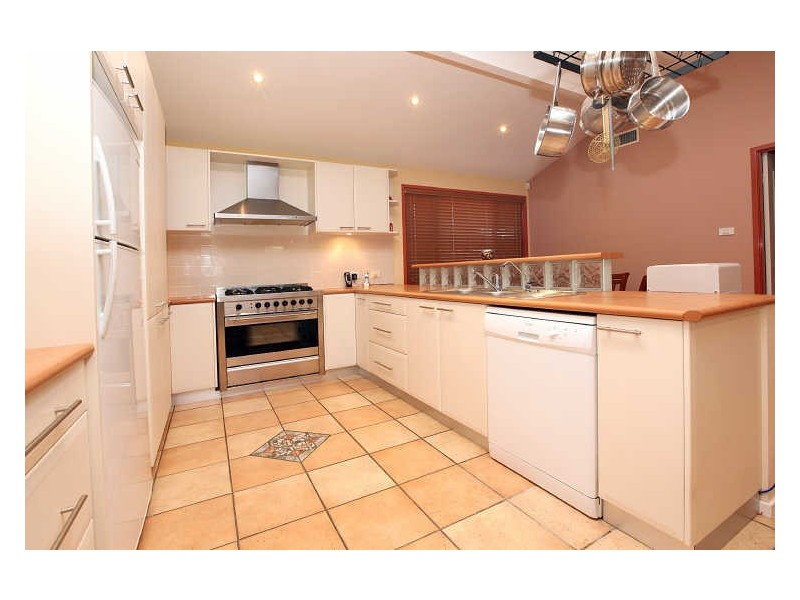 6 Benstead Place, Gordon ACT 2906