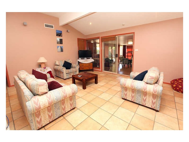 6 Benstead Place, Gordon ACT 2906