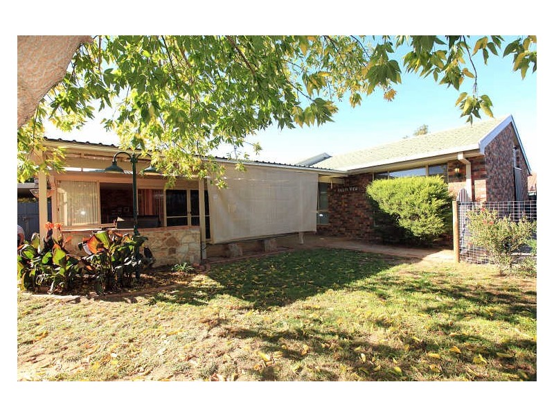 6 Benstead Place, Gordon ACT 2906