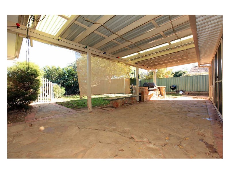 6 Benstead Place, Gordon ACT 2906