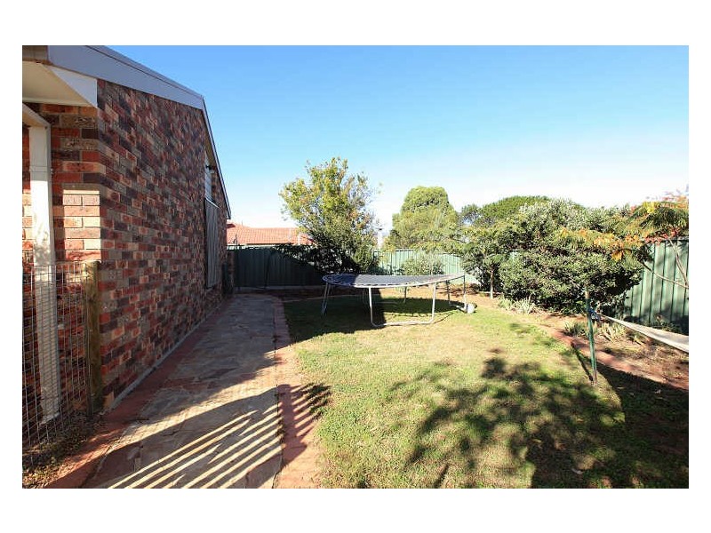 6 Benstead Place, Gordon ACT 2906