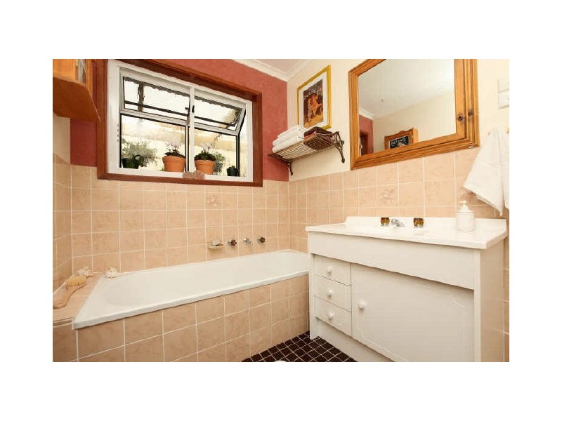 13 Couchman Crescent, Chisholm ACT 2905