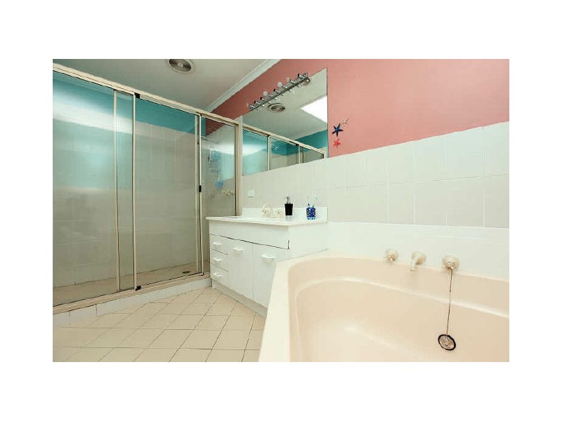 76 De Little Circuit, Greenway ACT 2900