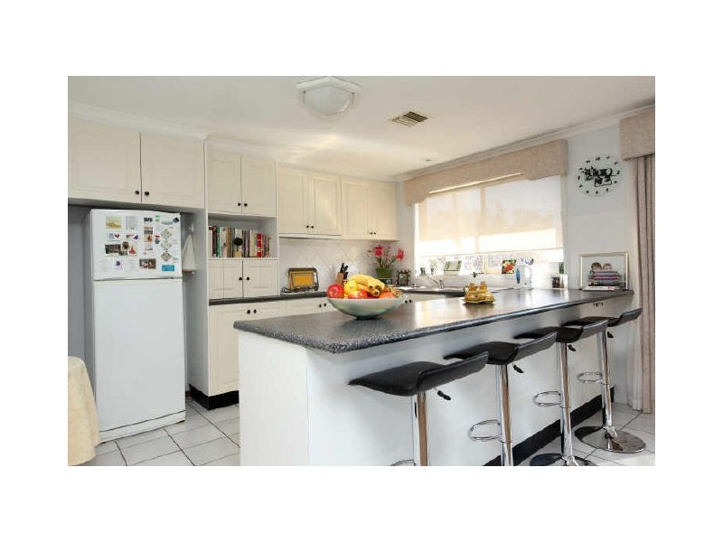 18 Mountain Circuit, Calwell ACT 2905