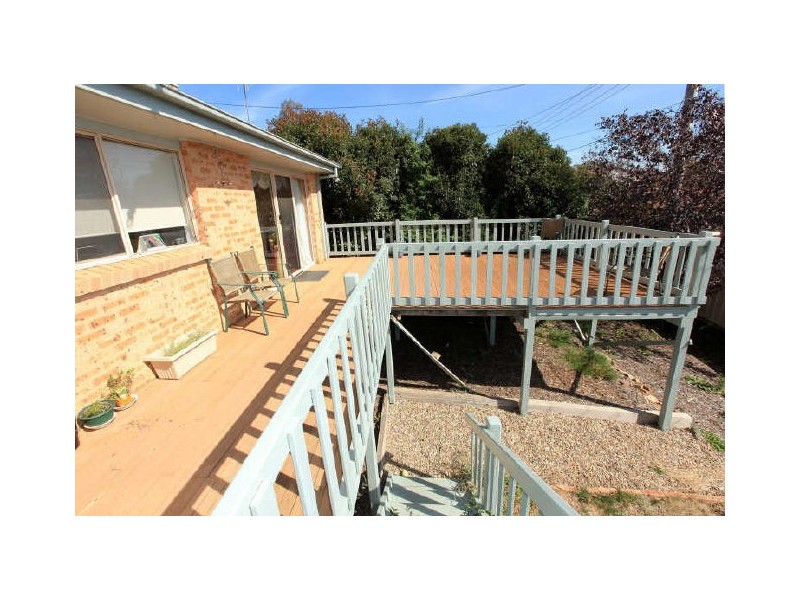 18 Mountain Circuit, Calwell ACT 2905