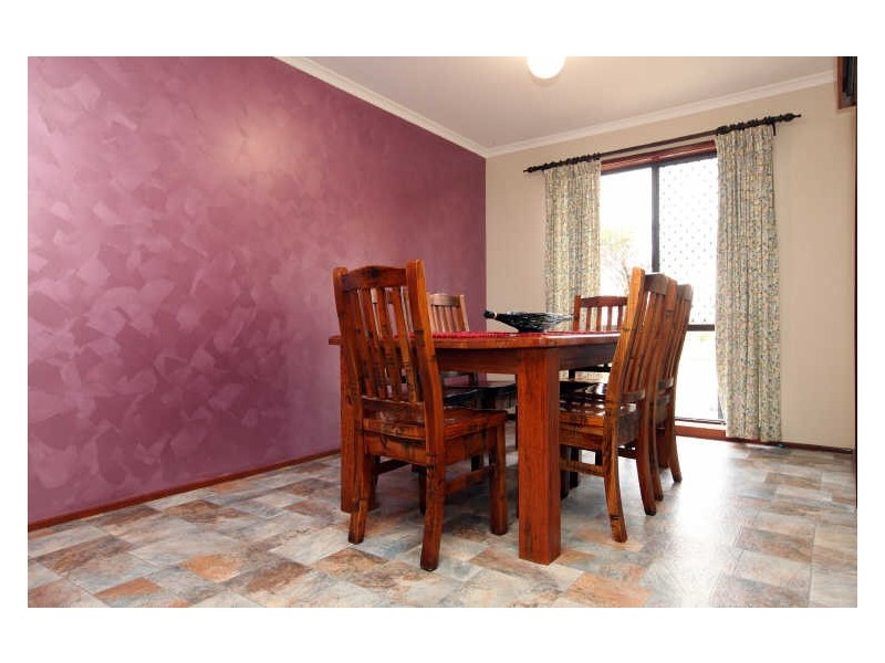 105 Outtrim Avenue, Calwell ACT 2905