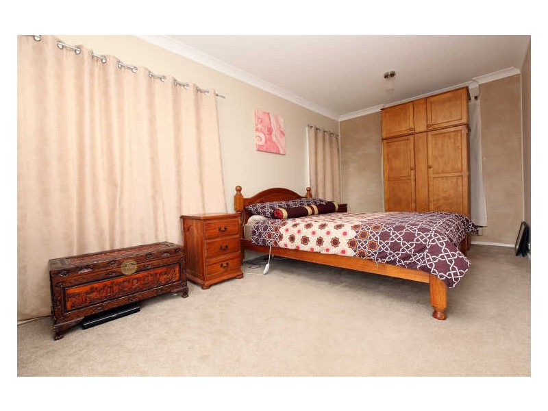 105 Outtrim Avenue, Calwell ACT 2905