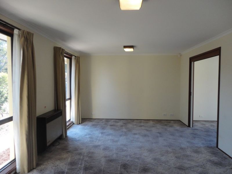 17 Dash Crescent, Fadden ACT 2904