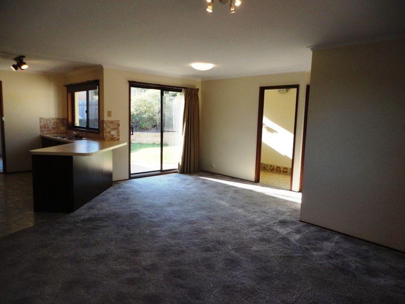 17 Dash Crescent, Fadden ACT 2904