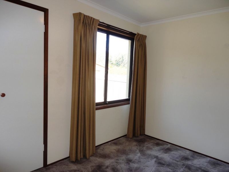 17 Dash Crescent, Fadden ACT 2904