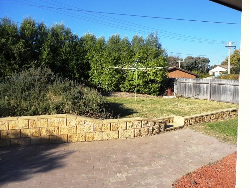 17 Dash Crescent, Fadden ACT 2904